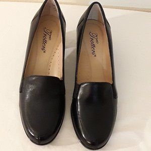 Women's Shoes by Trotters